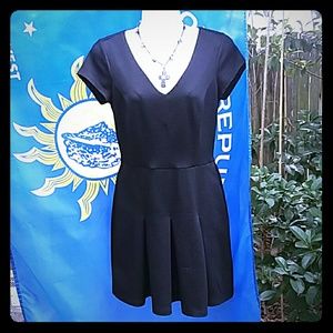 3 hearts on brand label Lil Blk Dress Sz M